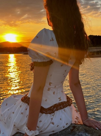 Очень красивое и привлекающее!              взгляды платье, люди оборачиваются!