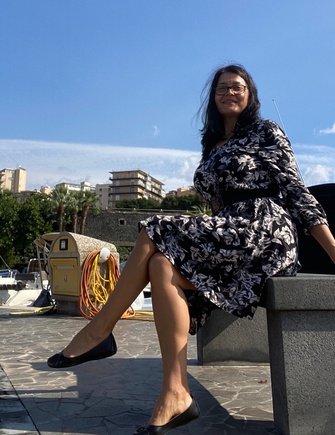 Платьев много не бывает