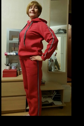 Женщина в красном...