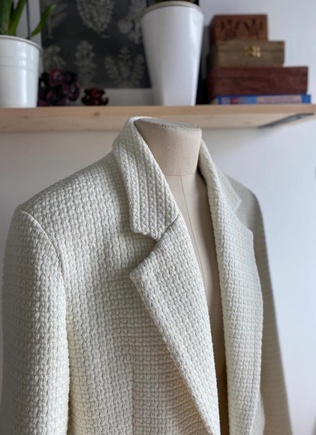 Немного изменила