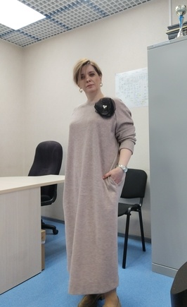 Крутое комфортное платье из вязаного тникотажа