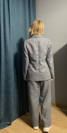 Второй жакет по этой выкройке.