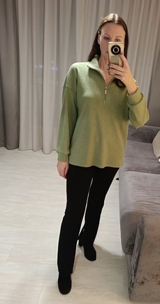 Джемпер нежно-зеленого цвета