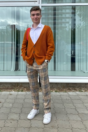 Хорошая выкройка, сшила двое брюк без корректировок.