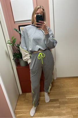 
                             
                                Roxy sweatshirt.
                                Обложка отзыва пользователя Пользователь 303949
                             
                        