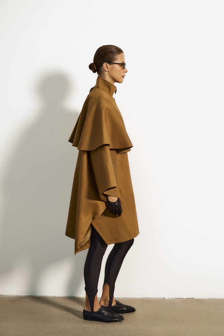 Amaranta cape coat