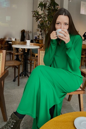 Красивое и необычно длинное платье