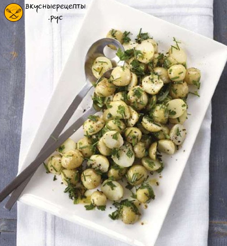 Kartofelnyi-salat-s-travami