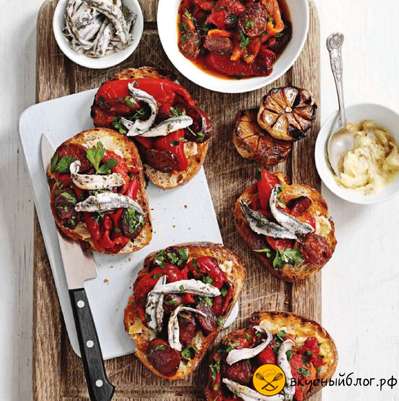 Tosty-s-chorizo-i-krasnym-pertsem