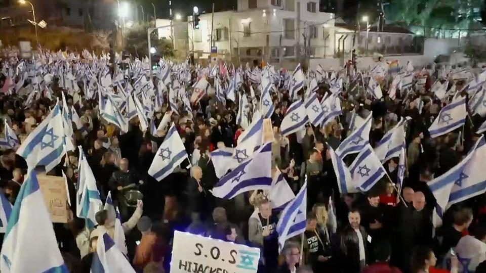 Mass protest in Tel Aviv against govt's judicial reforms and budget