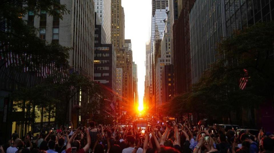 Live from NYC for 'Manhattanhenge' sunset