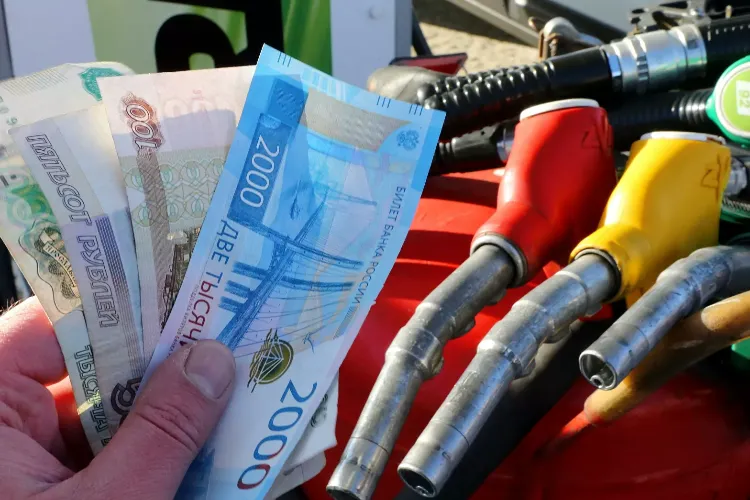 НТС предупредил о риске роста цен на бензин