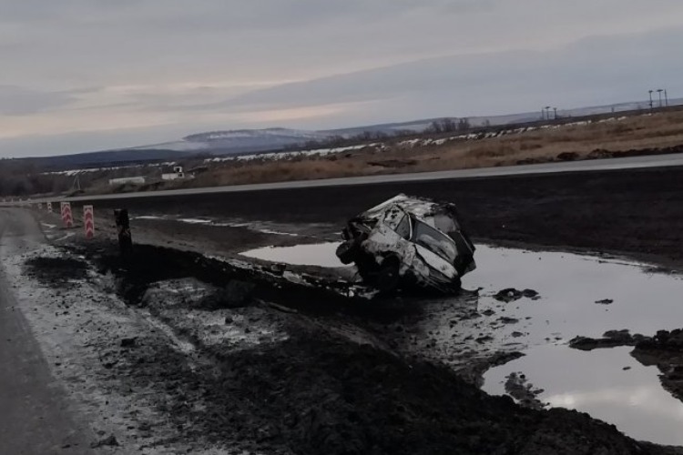 В Вольском районе перевернулась ГАЗель