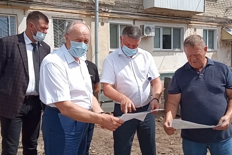 Губернатор и депутат Госдумы посетили с рабочим визитом Вольск