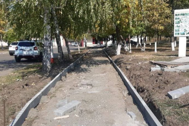 В Шиханах-2 начались работы по ремонту тротуаров
