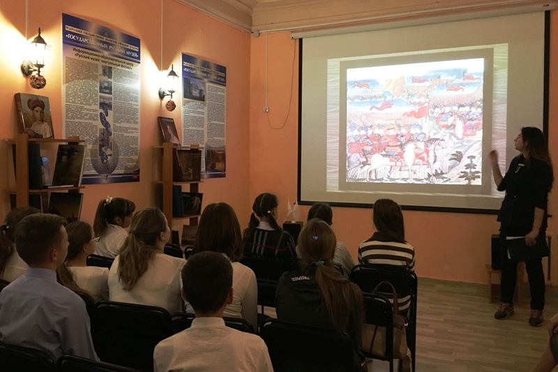 В картинной галерее Вольска прошёл музейный урок в  память о Куликовской битве