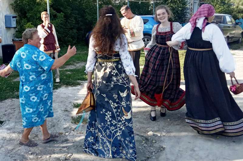 В Тёпловке Вольского района прошёл «Яблочный спас»