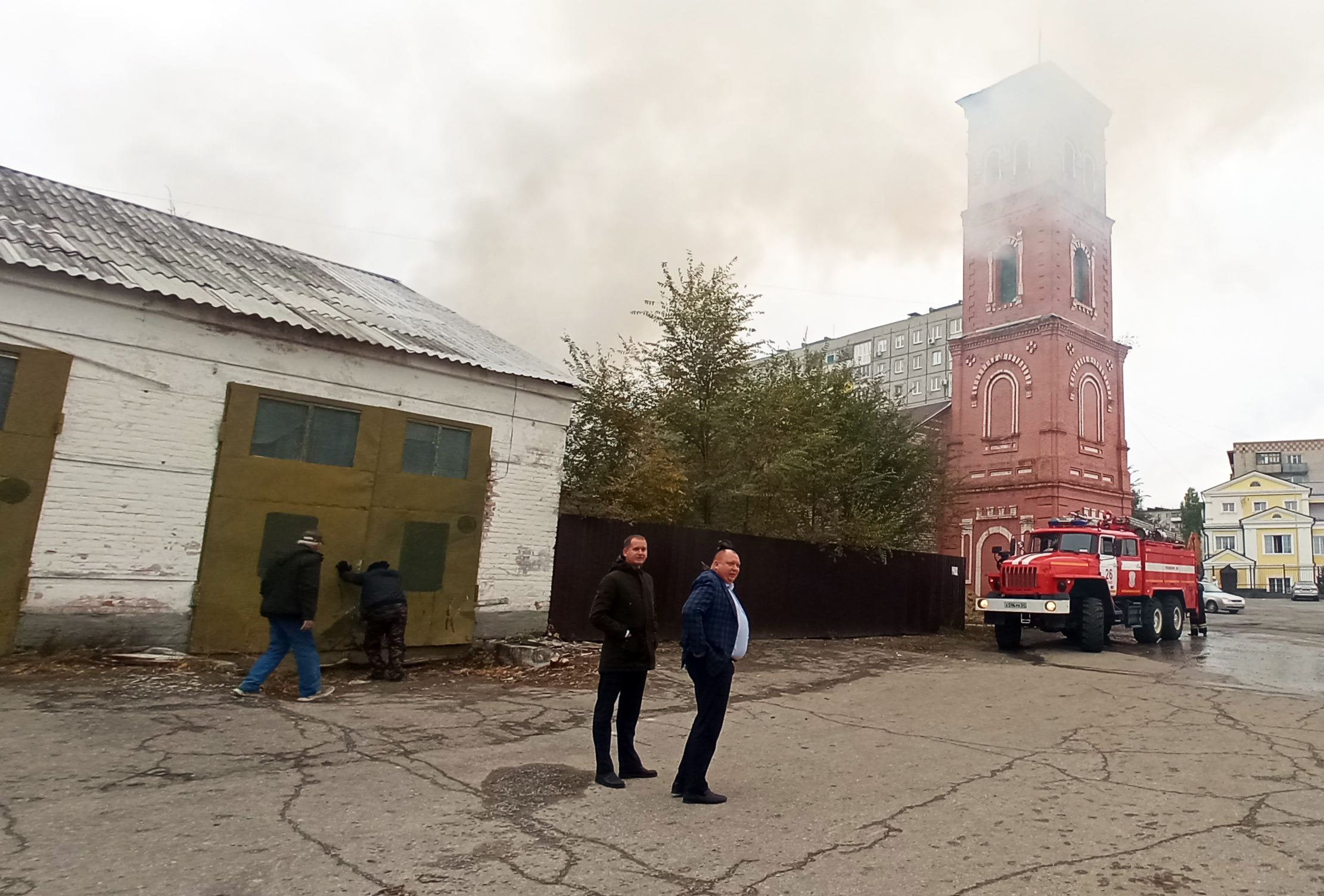 В Вольске загорелась пожарная часть. ВИДЕО