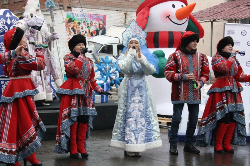 Глава Вольского района и министр культуры поздравили вольчан с первым “Снегом“