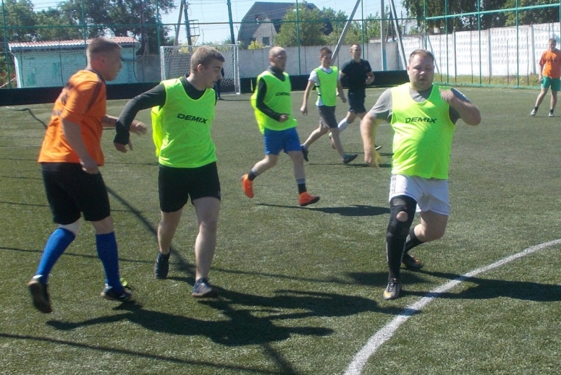 В Вольске прошли соревнования по мини-футболу