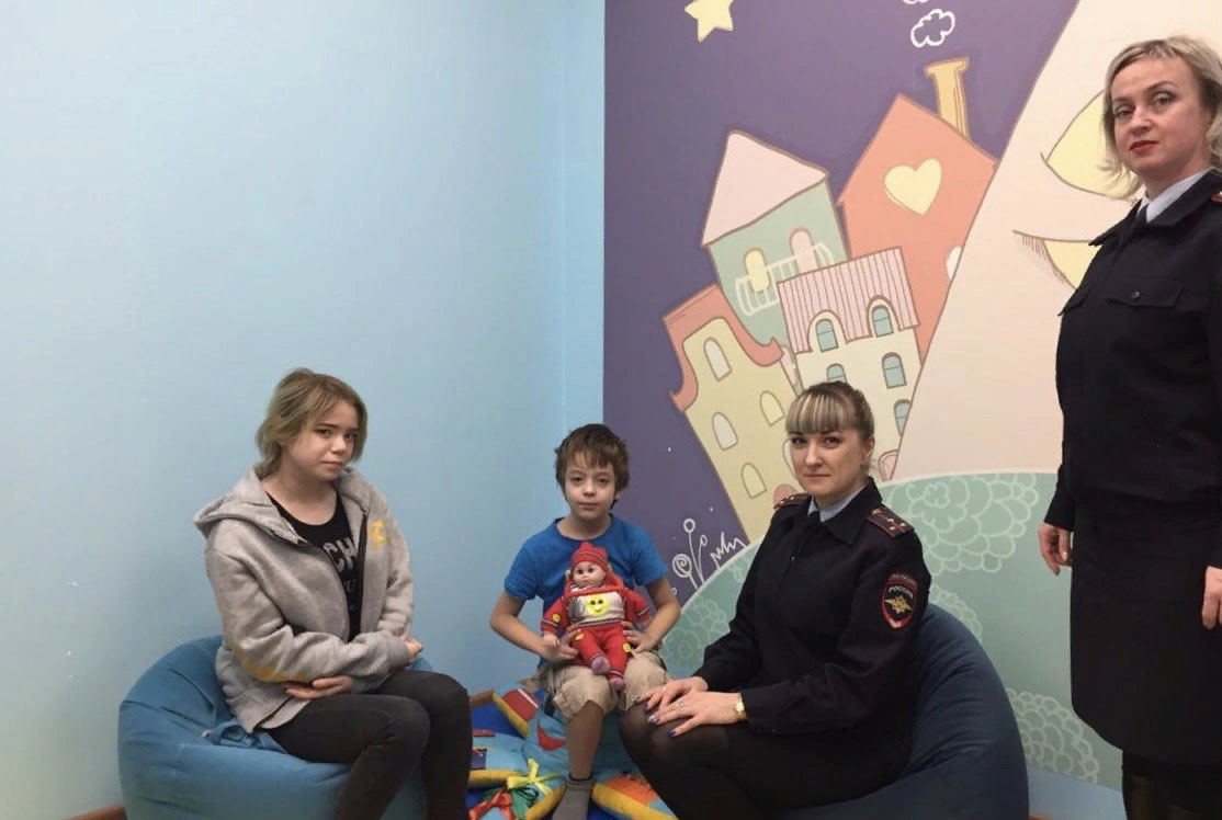 Сотрудники ГИБДД посетили детскую больницу города Вольска 