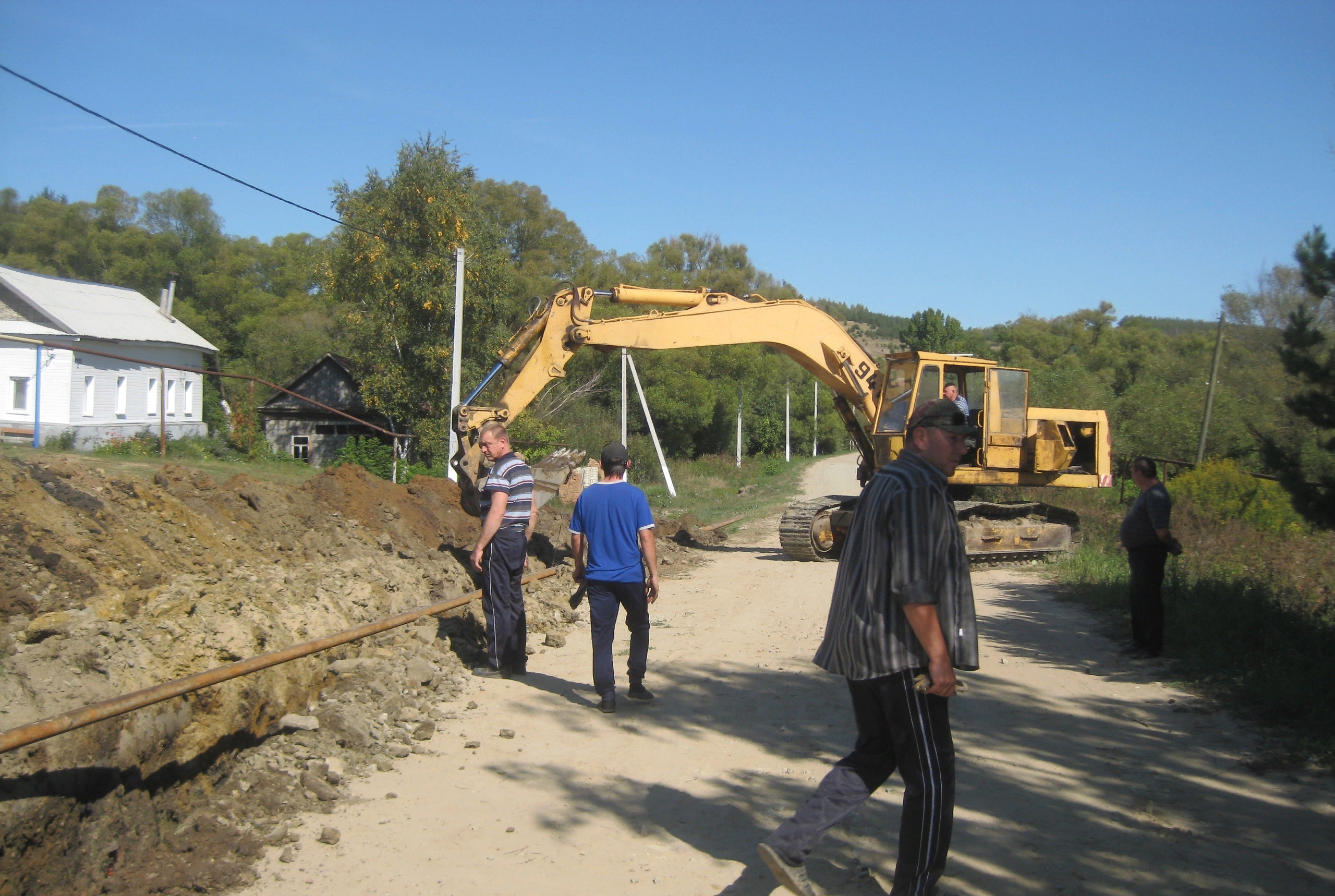 В Колояре закончен ремонт внутрипоселковых дорог и ведется ремонт водопровода