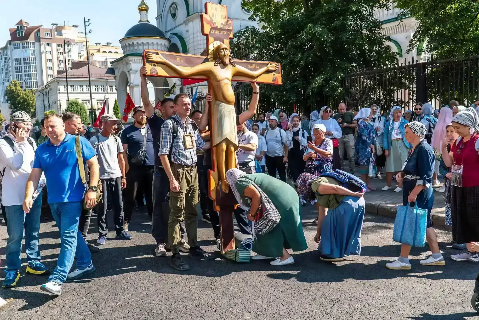 В путь отправился ежегодный Митрофано-Тихоновский крестный ход