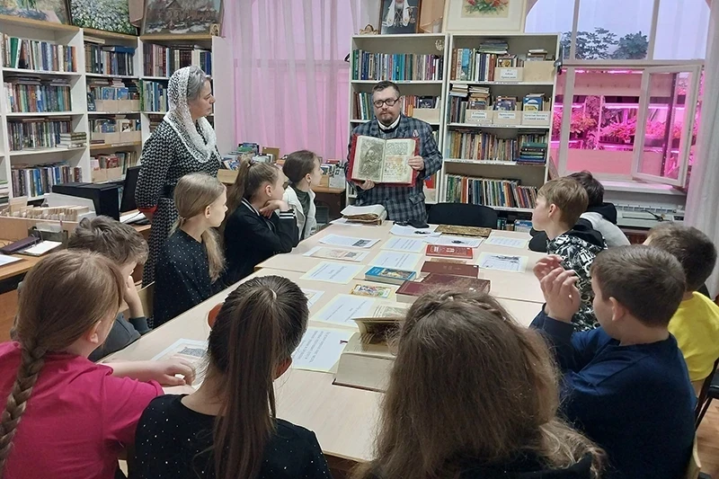 День православной книги в воскресной школе лискинского собора в честь Владимирской иконы Божией Матери 