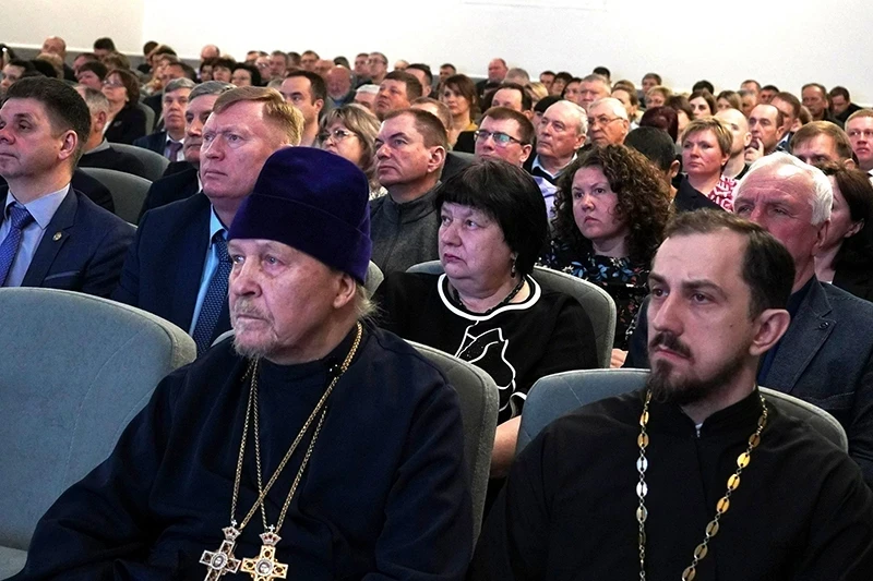 Священнослужители Рамонского благочиния приняли участие в расширенном заседании районного Совета народных депутатов