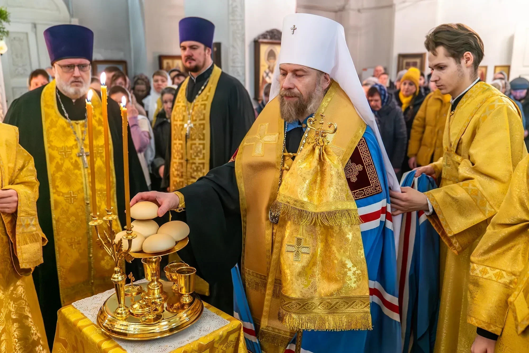 Архиерейское богослужение в Никольском храме микрорайона Никольское г. Воронежа накануне престольного праздника