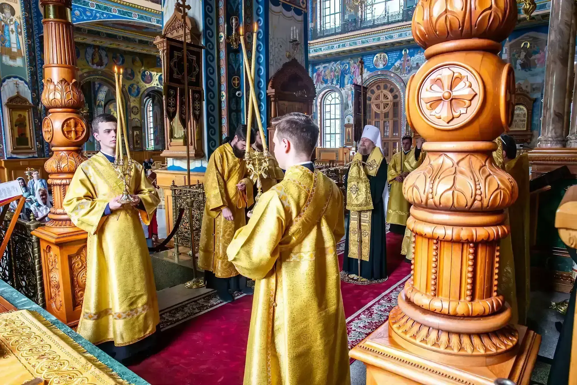 Митрополит Воронежский и Лискинский Леонтий совершил благодарственный молебен у мощей святителя Митрофана