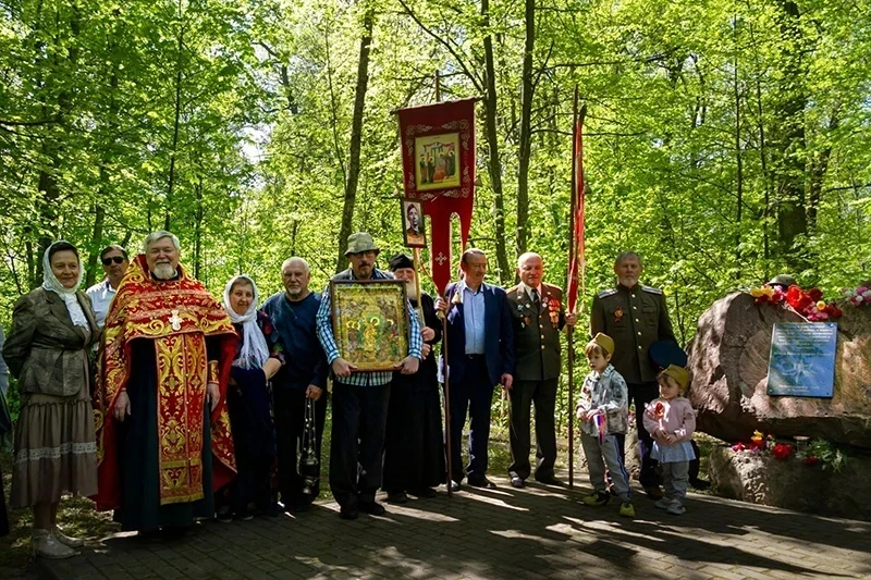 Состоялся традиционный крестный ход по памятным местам воинских захоронений с. Чертовицы