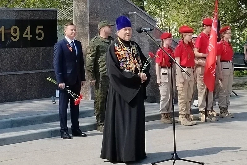 Клирик Воронежской епархии принял участие в митинге ко Дню Победы