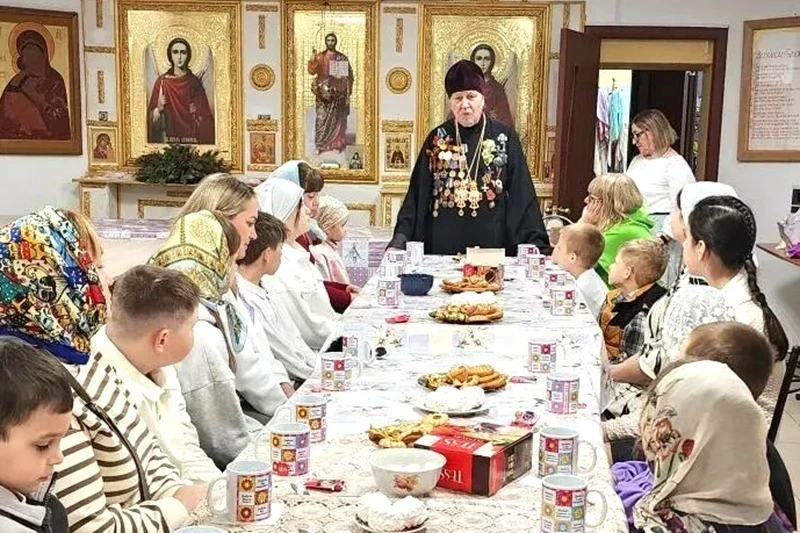 Встреча священнослужителя с юными натуралистами