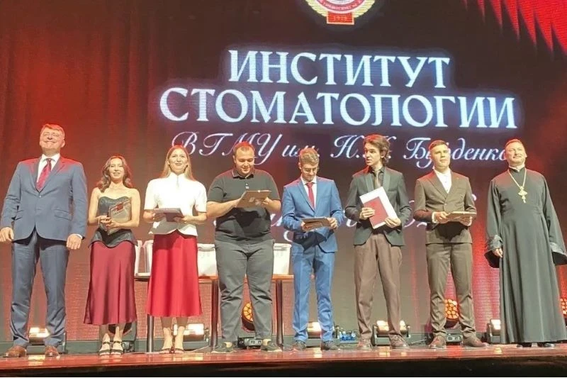 Священнослужитель поздравил выпускников ВГМУ имени Н.Н. Бурденко
