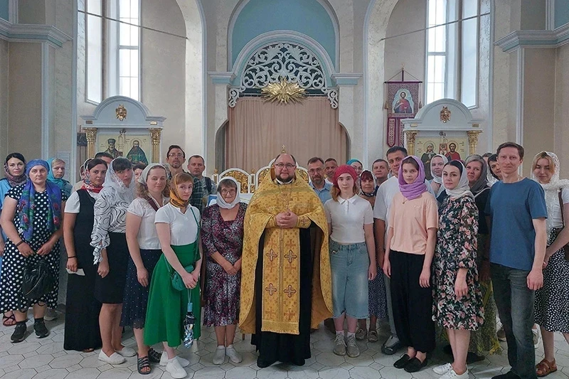 В воронежском храме еженедельно совершается молебен о создании и укреплении семьи 