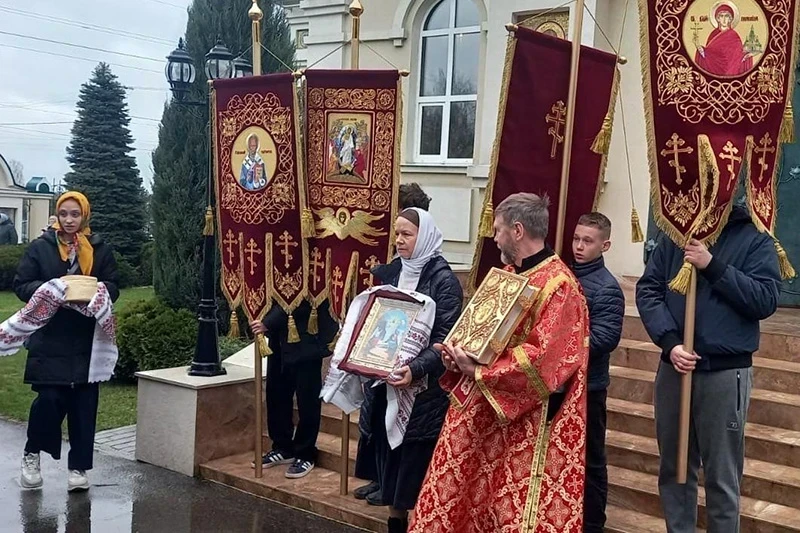 На Светлой седмице учащиеся Яменской школы приняли участие в пасхальном богослужении 