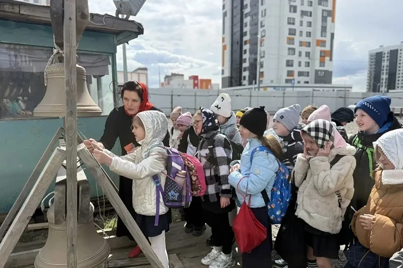 На Светлой седмице воронежские школьники посетили храм в честь иконы Божией Матери "Троеручица"