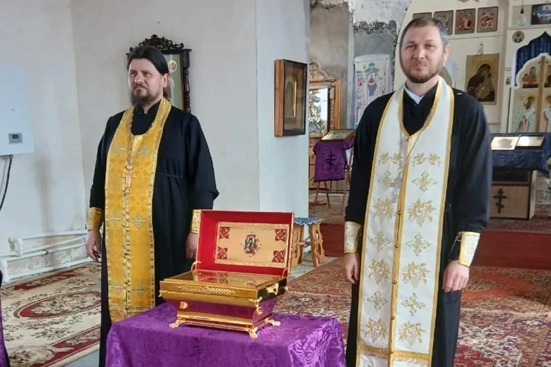 Пребывание ковчега с мощами священномученика Петра (Зверева) в храмах Лискинского благочиния