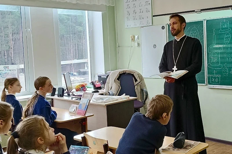 В воронежской прогимназии № 2 состоялся урок на тему "Монашество"