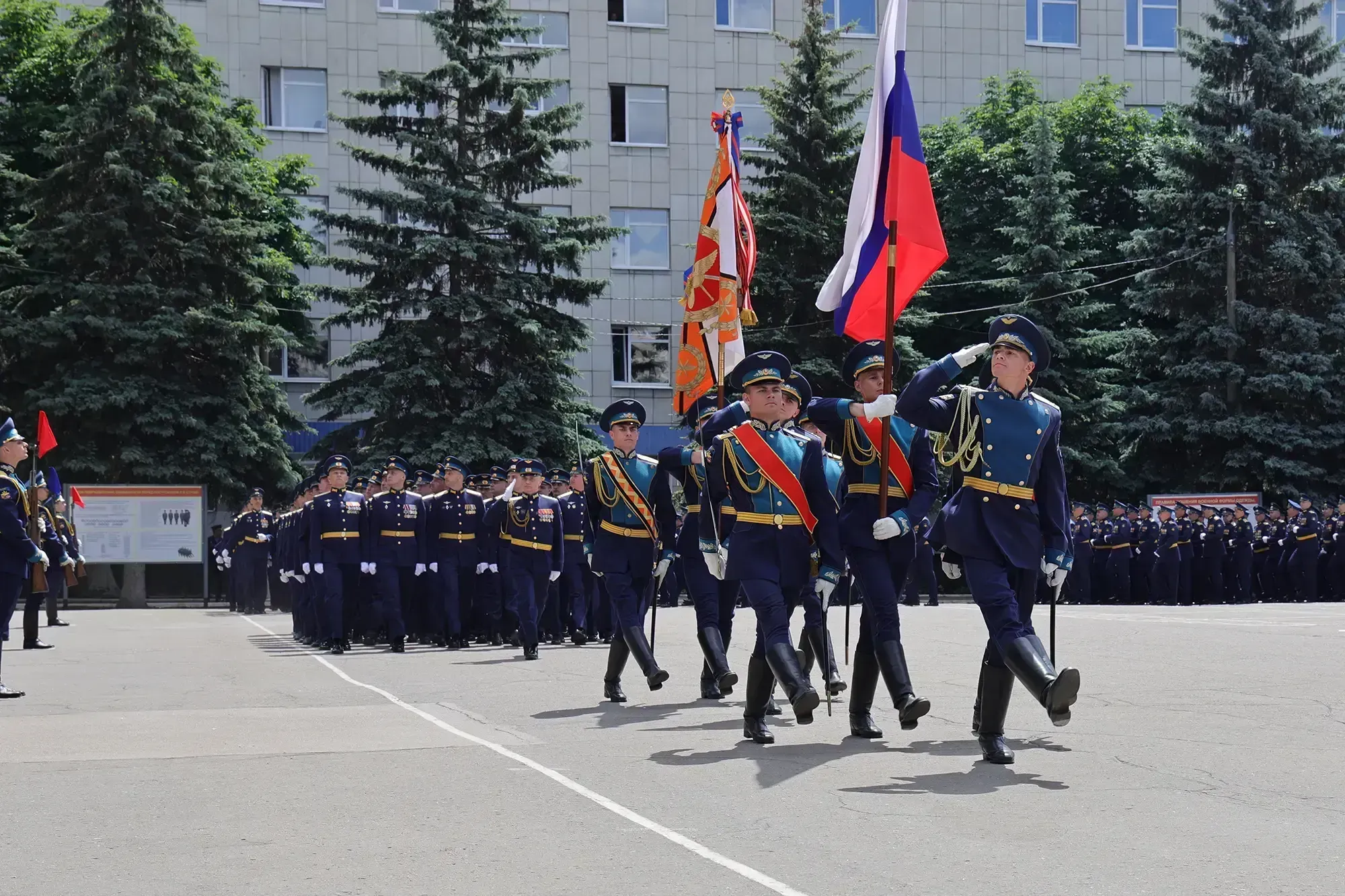 Священнослужители приняли участие в торжественном мероприятии по случаю выпуска офицеров Военно-воздушной академии