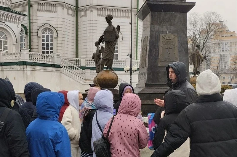 Учащиеся воронежского лицея № 15 побывали на экскурсии в Благовещенском кафедральном соборе