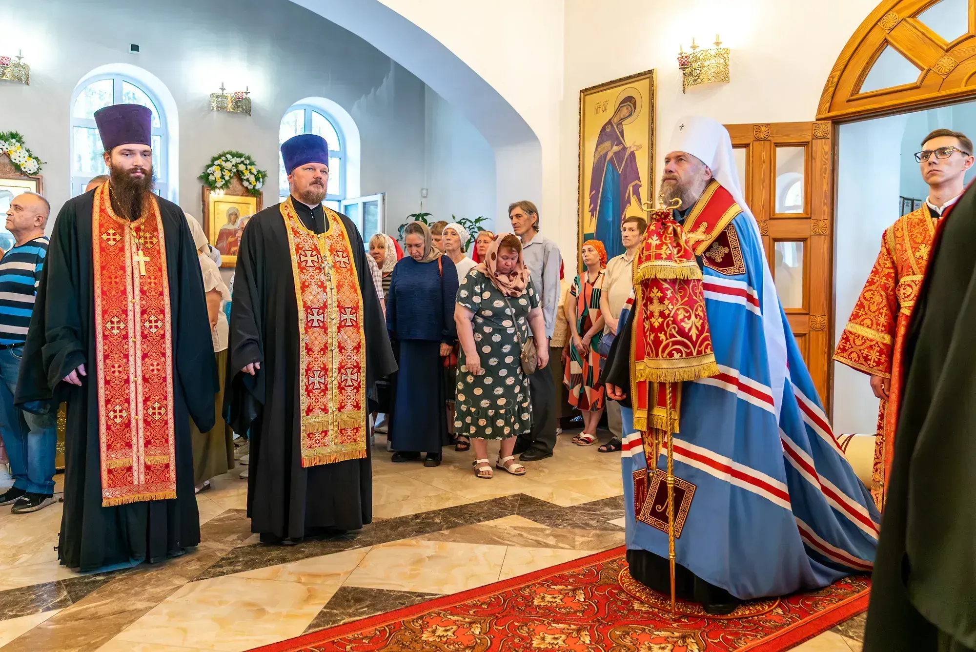 Накануне престольного праздника Правящий Архиерей посетил Пантелеимоновский храм в микрорайоне Придонской г. Воронежа