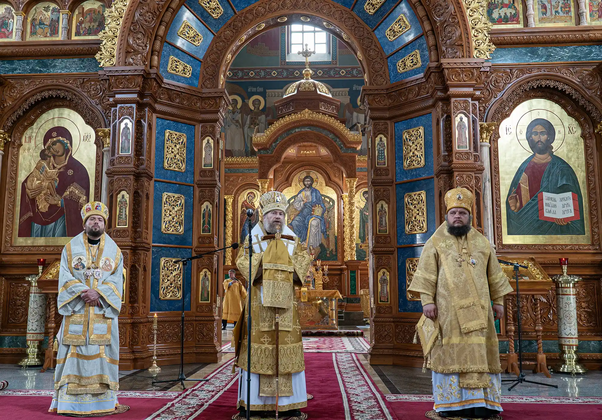 Митрополит Воронежский и Лискинский Леонтий совершил Божественную литургию в Благовещенском кафедральном соборе г. Воронежа