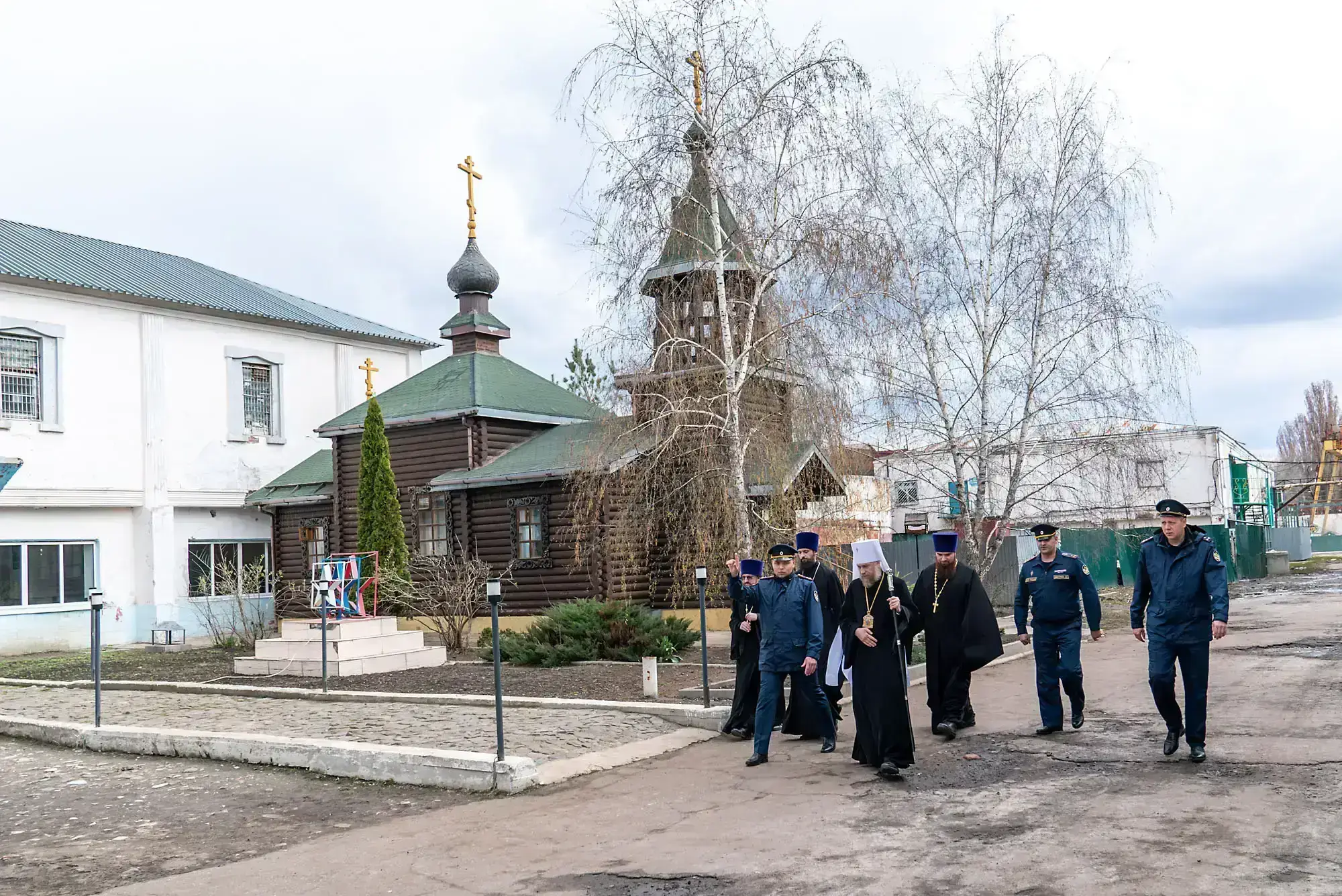Глава Воронежской митрополии посетил заключенных в воронежской исправительной колонии № 2