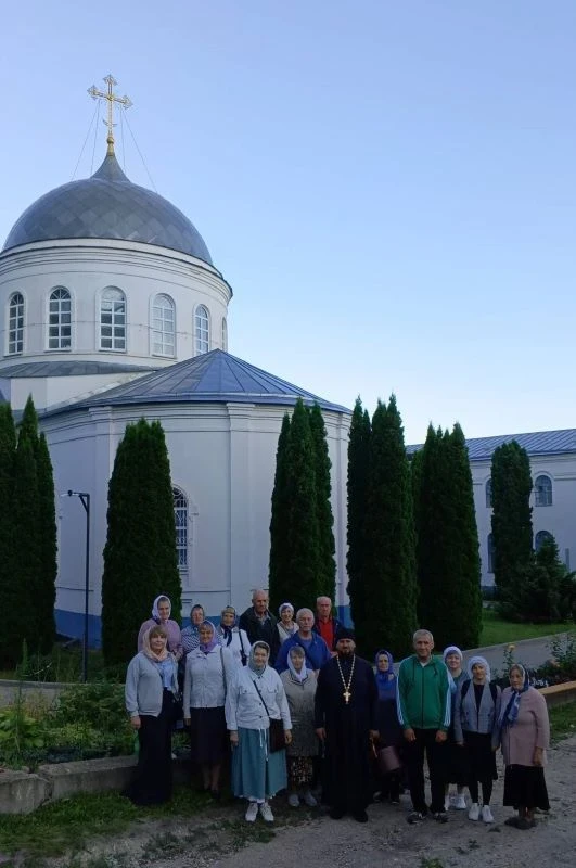 Прихожане Троице-Сергиевского храма с. Тресоруково совершили паломничество в Свято-Успенский Дивногорский мужской монастырь