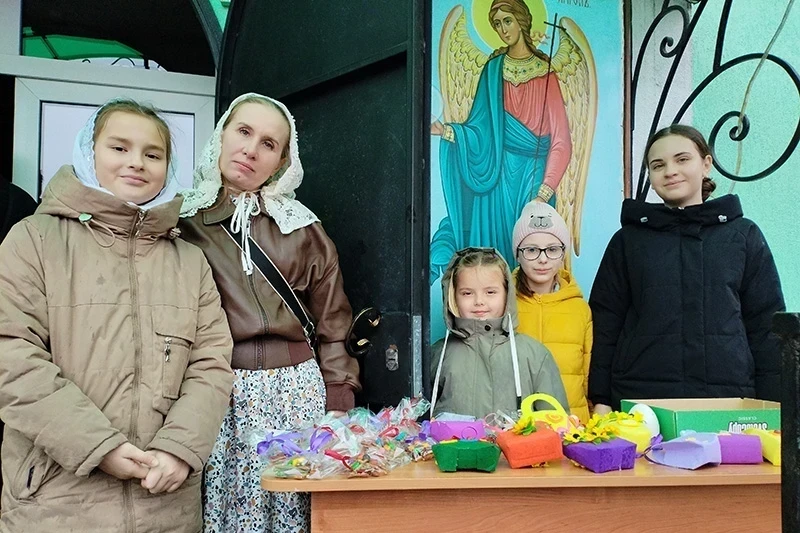 Приходом Никольского храма поселка Рамонь проведена пасхальная благотворительная ярмарка
