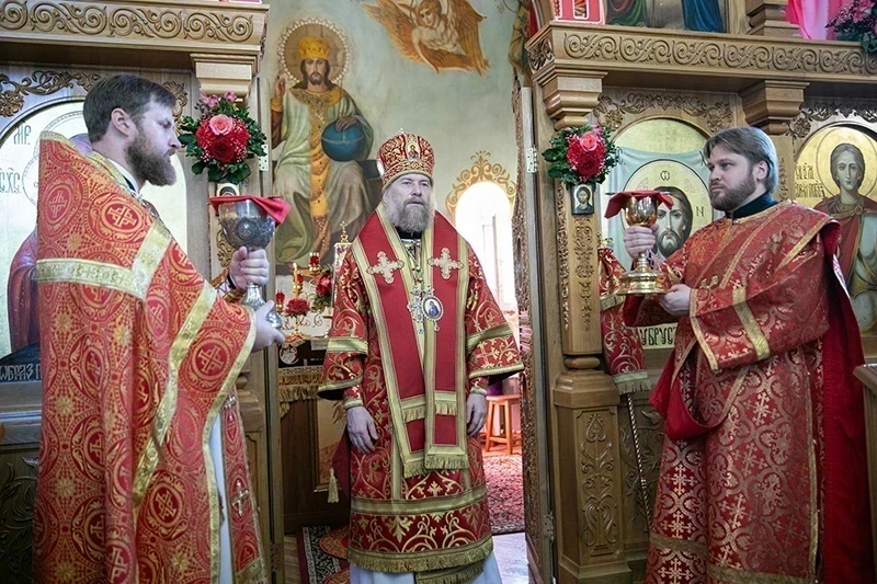 Архипастырь посетил воронежский храм во имя св. великомученика Георгия Победоносца в день престольного праздника