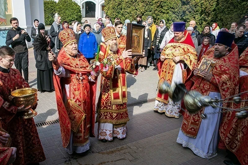 Правящий Архиерей возглавил пасхальное богослужение в Успенском семинарском храме