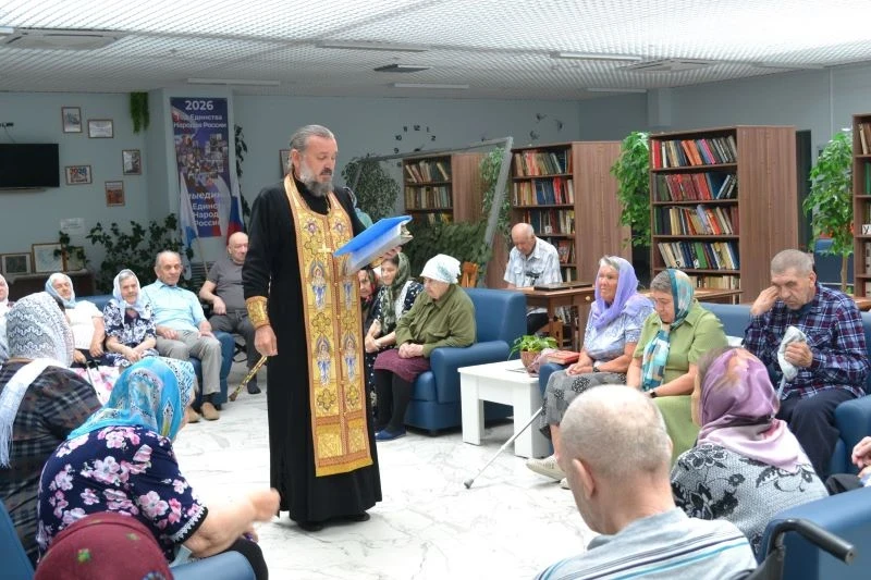 Священнослужитель посетил подопечных Нижнедевицкого пансионата в дни Петрова поста